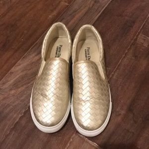 slip on sneakers☀️